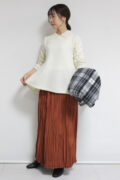 ディニテコリエ(Dignite Collier）ウオッシャブルウール裾フレアニット／オフホワイト