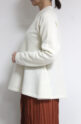 ディニテコリエ(Dignite Collier）ウオッシャブルウール裾フレアニット／オフホワイト
