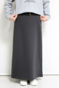 カフネ（CAFUNE）スムース素材Ｉラインスカート／チャコールグレー