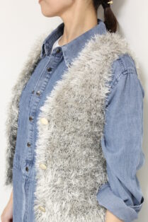 ディニテコリエ(Dignite Collier）フェザーニットベスト／グレージュ