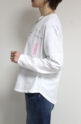 ロージー（ROSIEE）レタリングロングTシャツ／オフ