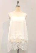 【K様御予約品】アンカルネ（Un carnet）裾レースキャミソール／オフ