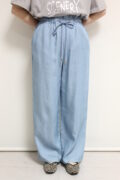 アンカルネ(Un carnet)テンセルデニムイージーパンツ/ライトブルー