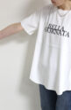 アンナケリー（Anna Kerry）ロゴプリントデシンＴシャツ／シロ×ブラックロゴ
