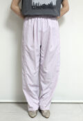 カフネ（CAFUNE）ライトタフタイージーパンツ／ラベンダー