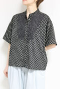 ノンブルアンペール(NOMBRE IMPAIR）リーフドットコンビスタンドネックブラウス／クロ