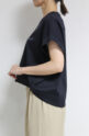 ディニテコリエ(Dignite Collier）ワンポイントロゴコクーンTシャツ／ネイビー