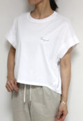 ディニテコリエ(Dignite Collier)ワンポイントロゴコクーンTシャツ/オフ