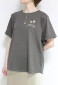 ロージー（ROSIEE）ハート×ロゴ刺繍Tシャツ／ブラウン