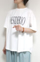 アンナケリー（Anna Kerry）ロゴプリントTシャツ／オフ