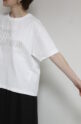 アンカルネ（Un carnet）ロゴ刺繍Tシャツ／オフ