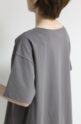 アンナケリー（Anna Kerry）メタリックプリントＴシャツ／チャコールグレー