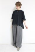 ディニテコリエ(Dignite Collier)バックフレアT/ブラック