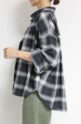 【再入荷】アンカルネ（Un carnet）後シャーリングワイドシャツ／グレー系